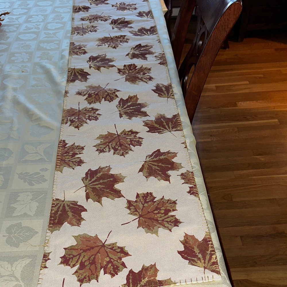 Autumn Leaf Table Runner